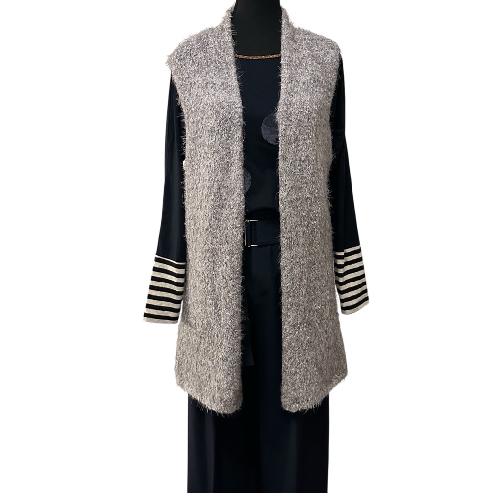Olsen Europe Chic Gray Fuzzy Open Vest size 8 (S-M)